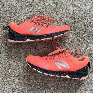 New Balance Women's Sz 7 FuelCore Nitrel V1 Trail Running Shoes - Fiji Pink